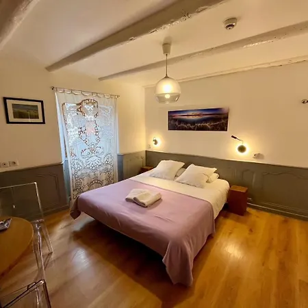 La Maison - & Hotel