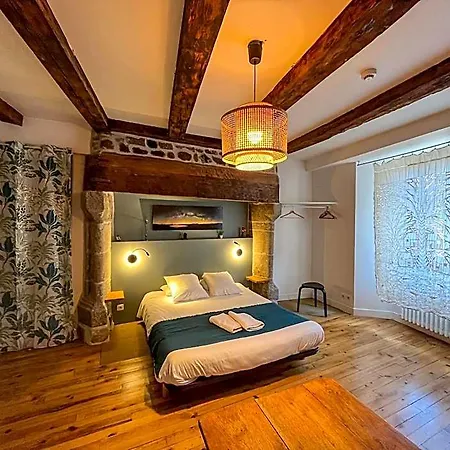 Hotel La Maison - &